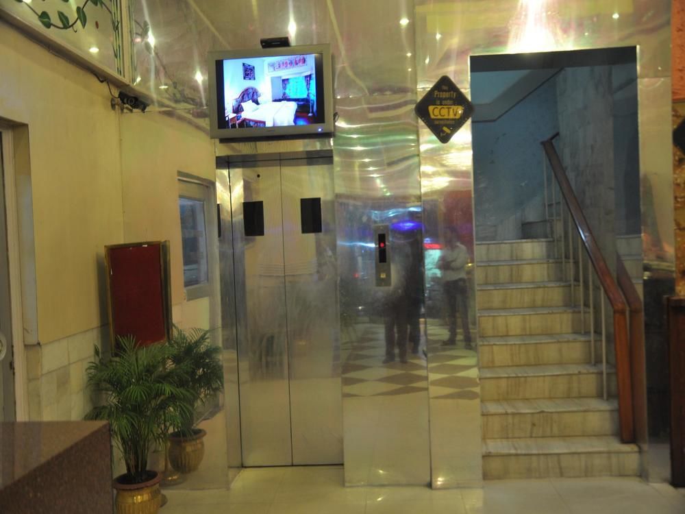 Oyo Premium Railway Station Patna Hotel Patna  Eksteriør billede